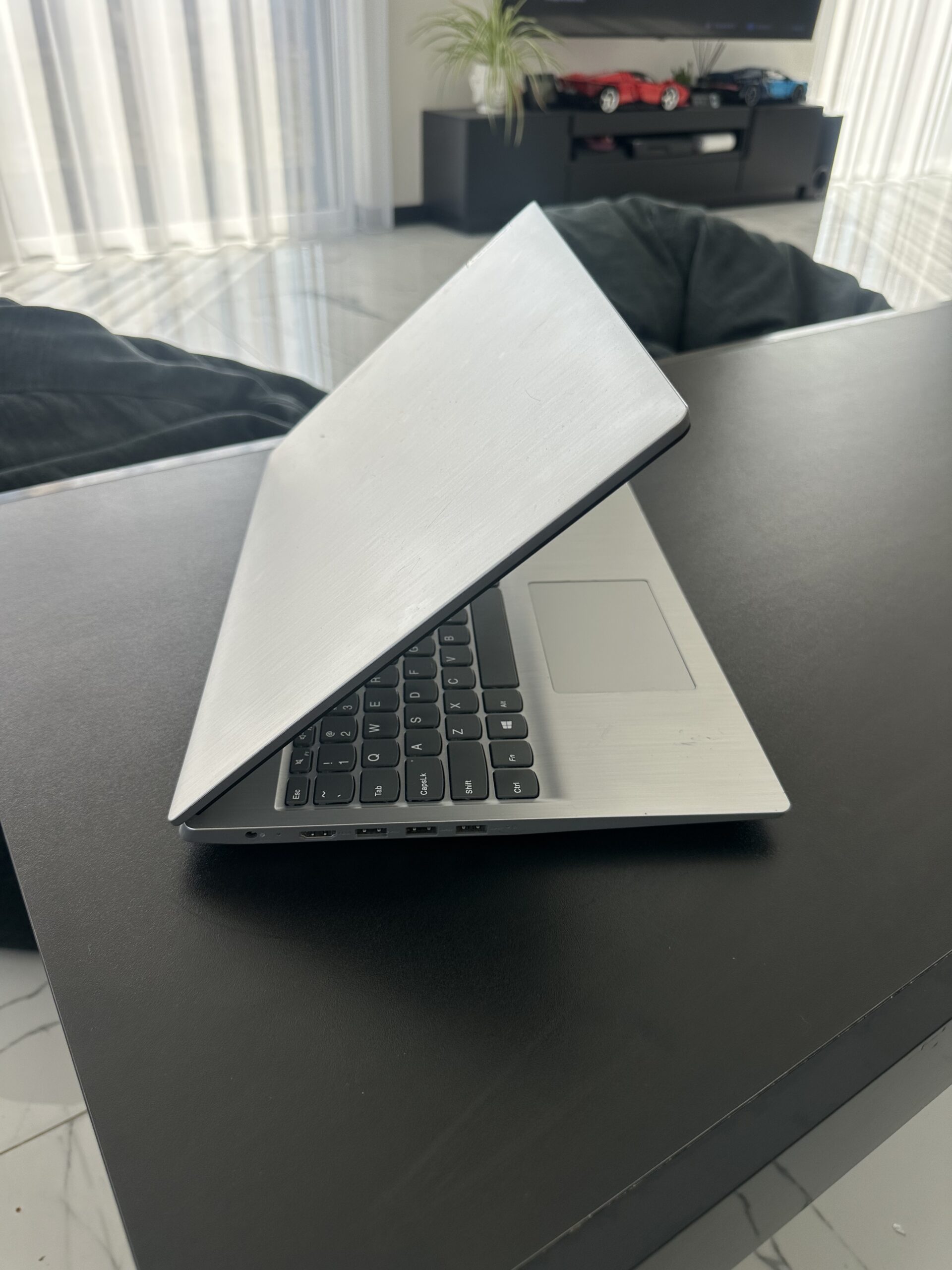 Lenovo IdeaPad 3 15IIL05 - Image 3