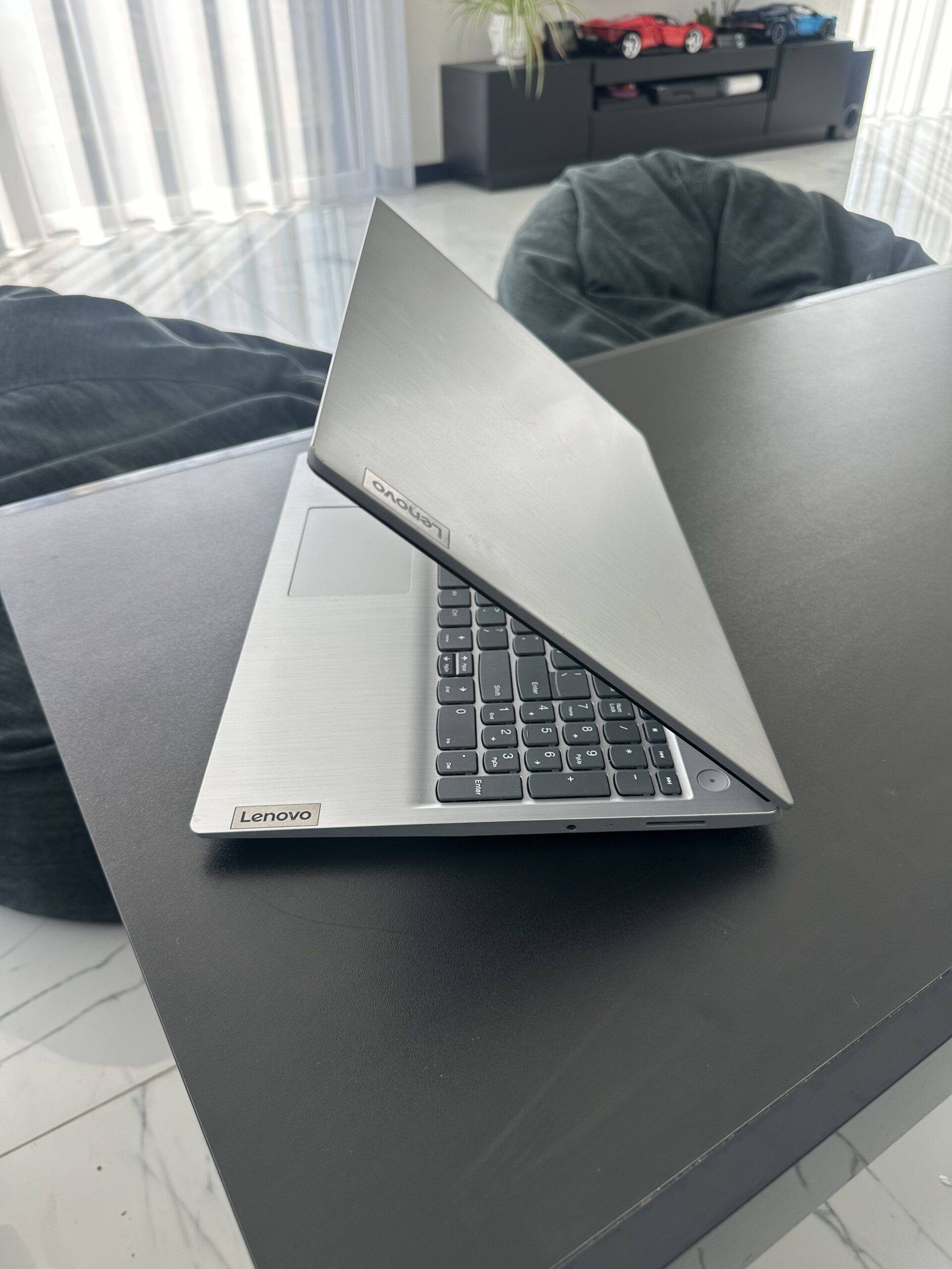 Lenovo IdeaPad 3 15IIL05 - Image 5