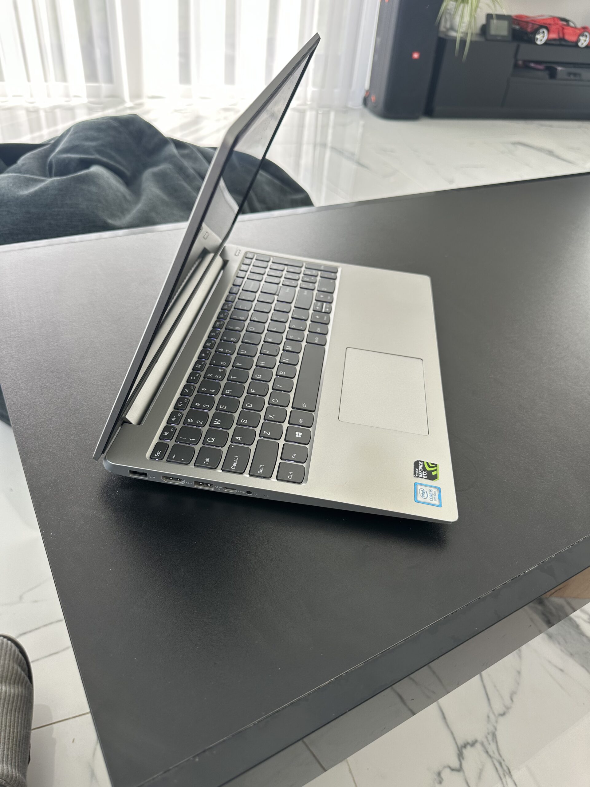 Lenovo IdeaPad 330S-15IKB GTX1050 - Image 5