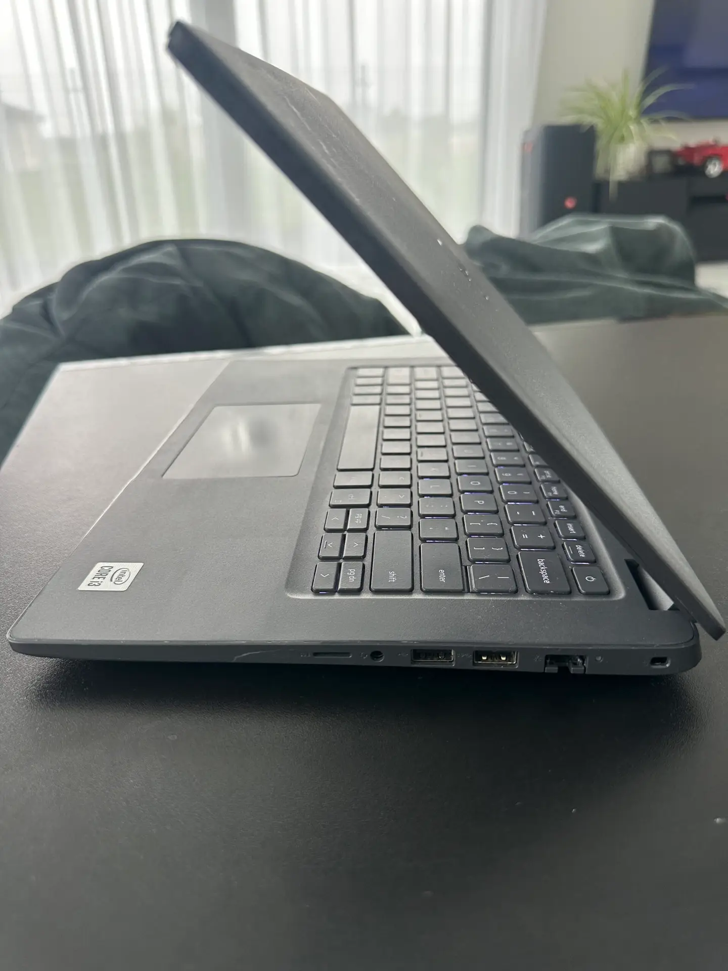 Dell Latitude 3410 i3 10th Gen 8GB 256GB SSD - Image 3