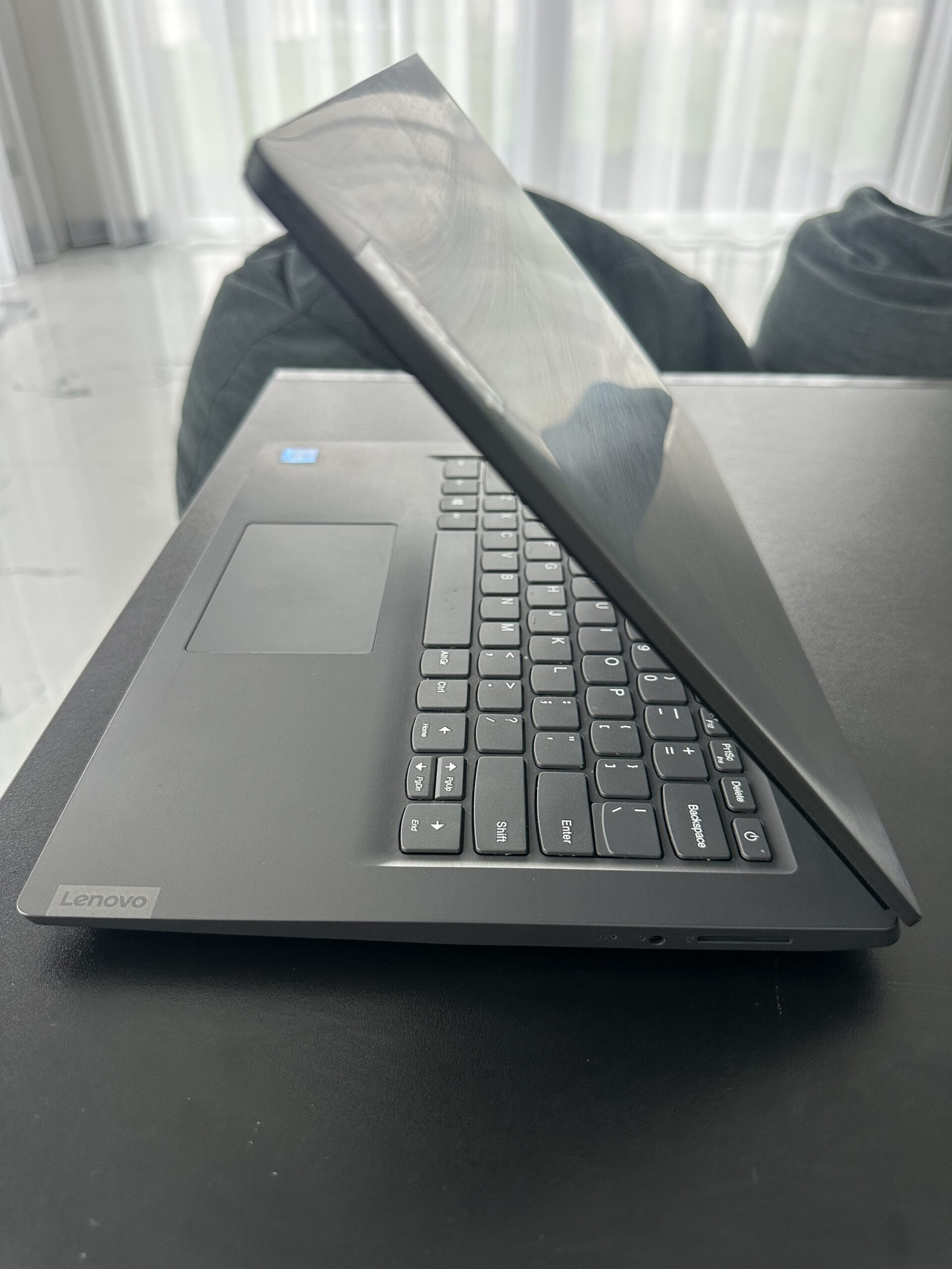 Lenovo V14-IIL i3 11th Gen 8GB 256GB SSD - Image 3