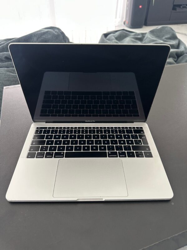 MacBook Pro A1708 i5 8GB 128GB Silver Retina