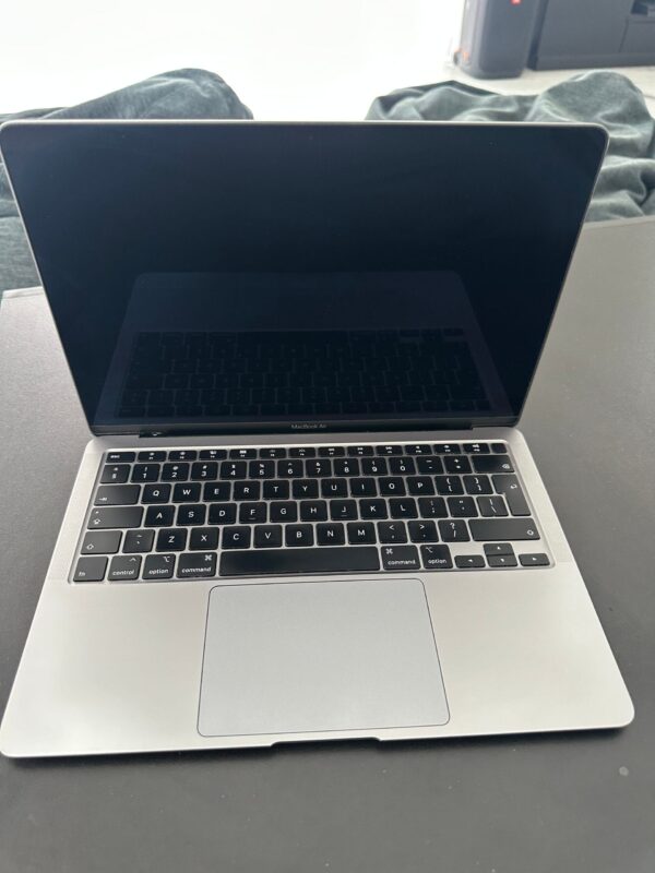 IMG_3261 MacBook Air A2179 2020 i7 16GB 256GB Space Gray