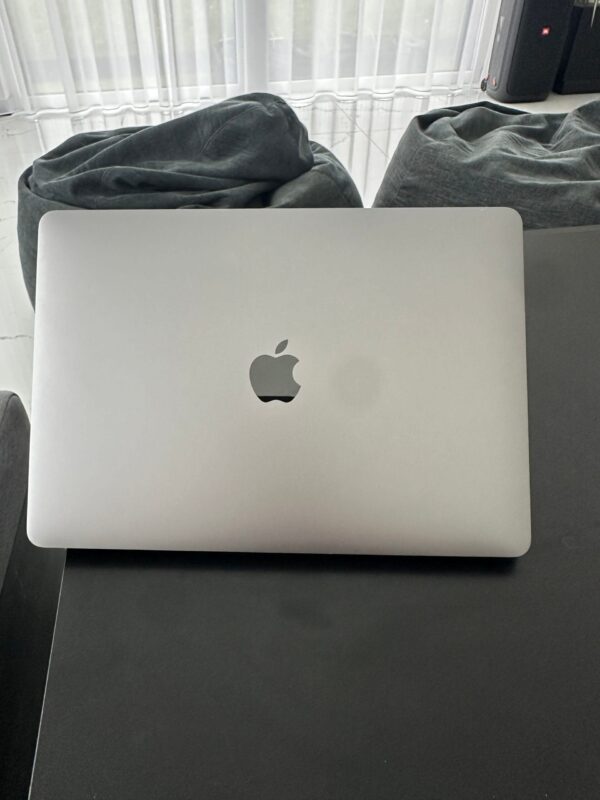 IMG_3263 MacBook Air A2179 2020 i7 16GB 256GB Space Gray