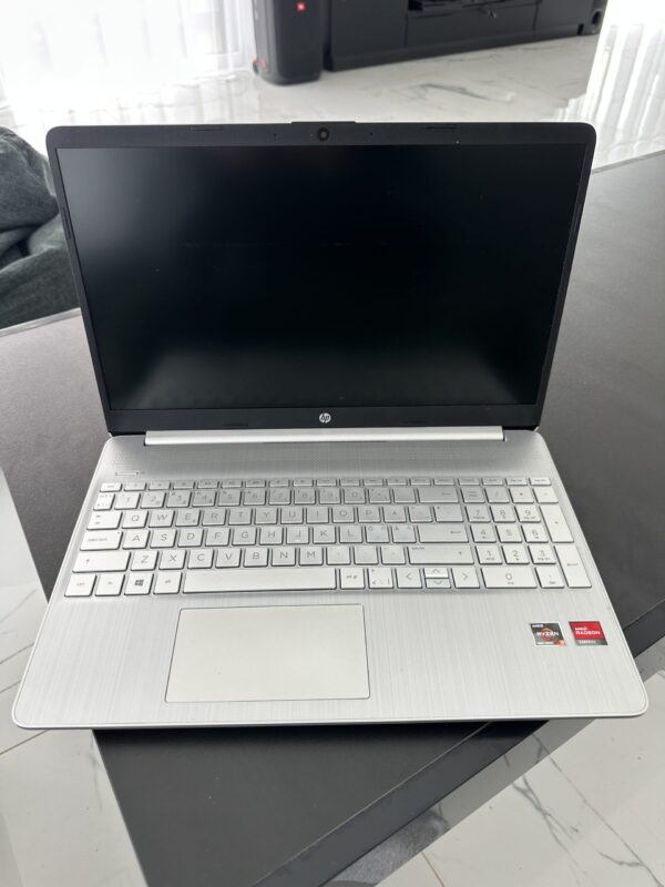 HP 15s-eq2819no Ryzen 3 / 8GB RAM / 256GB SSD