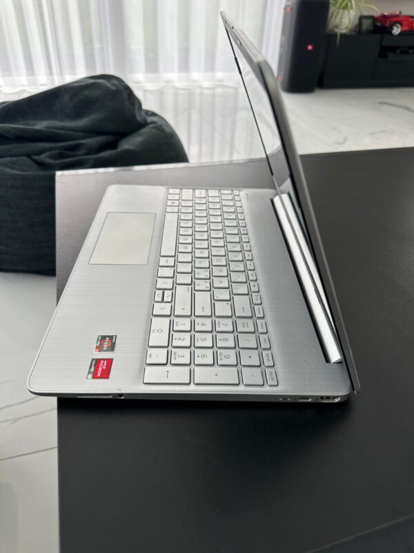 HP 15s-eq2819no Ryzen 3 / 8GB RAM / 256GB SSD