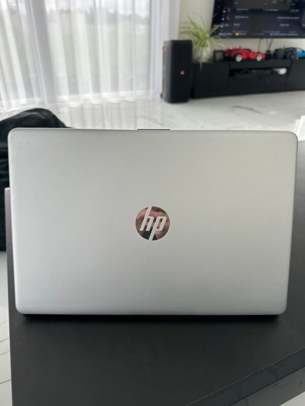 HP 15s-eq2819no Ryzen 3 / 8GB RAM / 256GB SSD