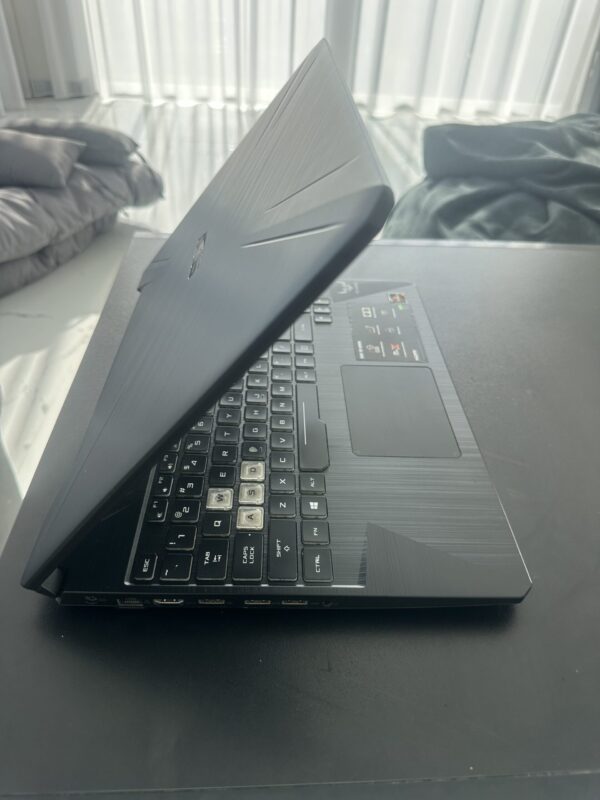 ASUS TUF FX505DT RGB i5 / 16GB RAM / 256GB SSD / GTX 1650