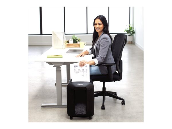 cf7542d3-07a5-4a87-8b91-b25adcaba925 FELLOWES Powershred LX85 Shredder Cross